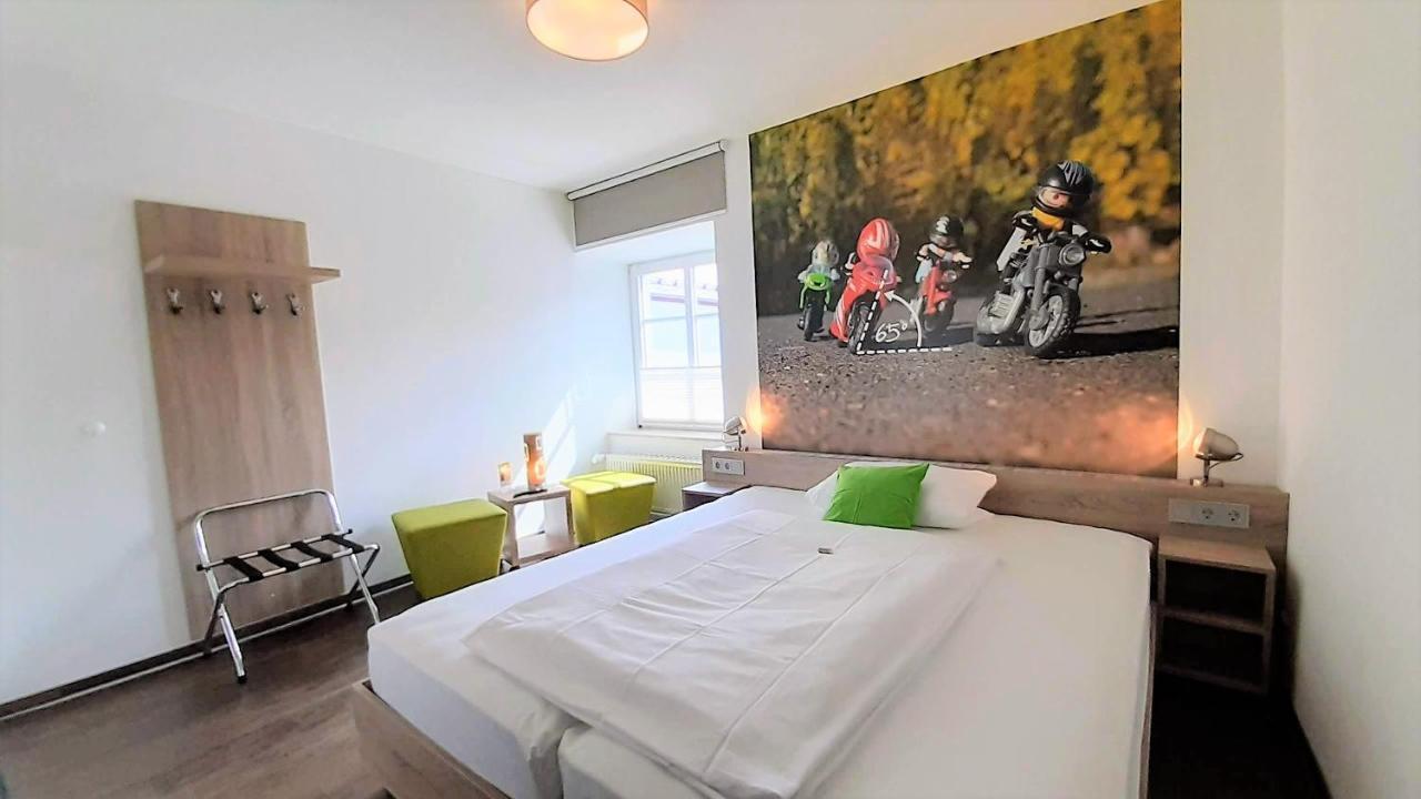 Winkelwerkstatt Hotel Krov Exterior photo